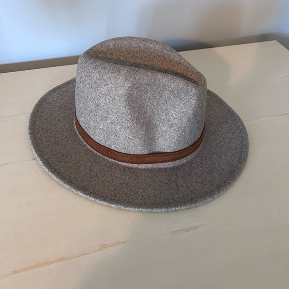 Women’s hat - Picture 2 of 4